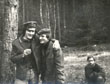 Od l. Adam, Jurek, w tle Leon